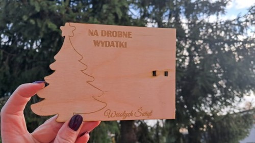 Swiateczny-bon-podarunkowy-drewniany-Boze-Narodzenie-voucher-URODZINY-Szerokosc-produktu-15-cm.jpeg
